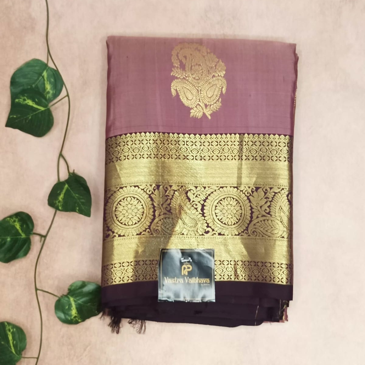 Pure Kanchipuram Silk Saree – Onion pink & Coffee Brown Zari Border