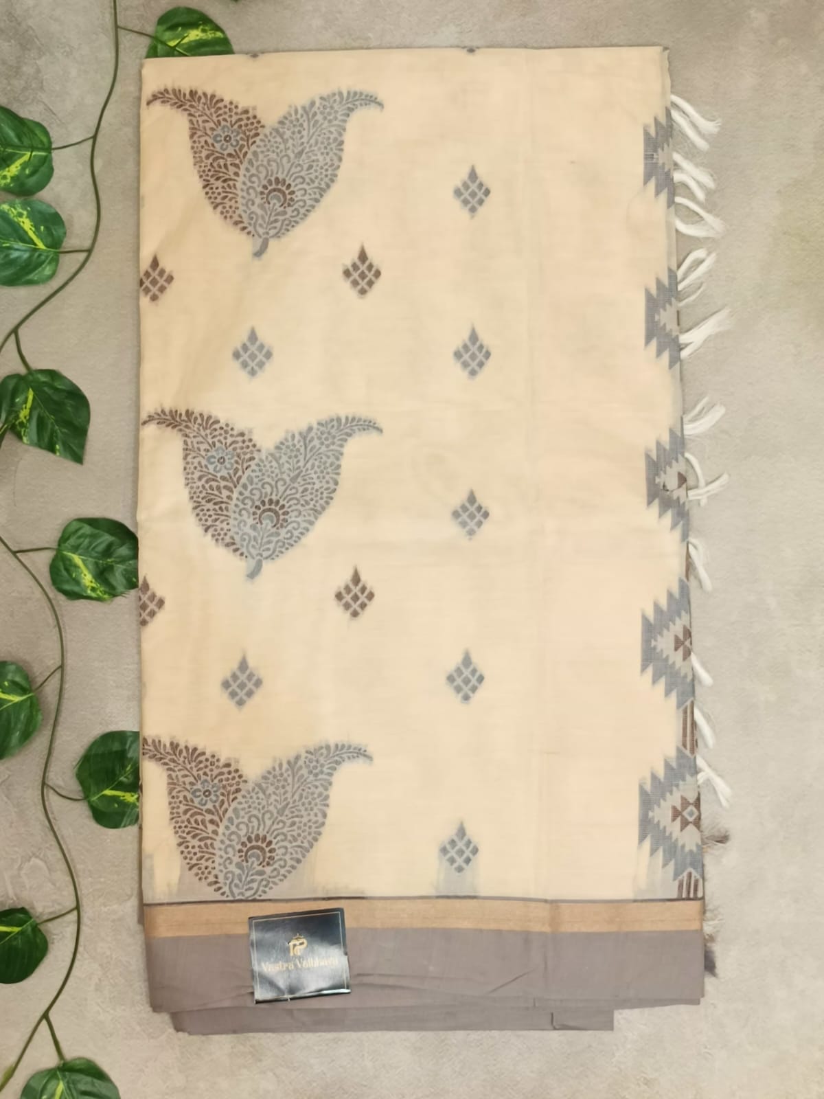 Pure Cotton 2 Leaves Pattern Saree  80/80