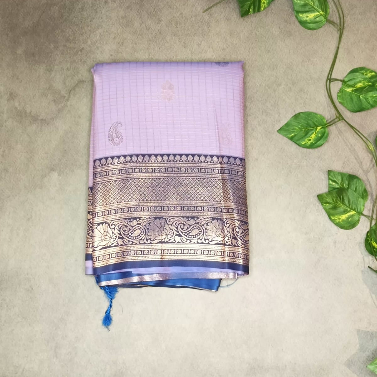 Semi Crepe Premium Quality Vintage Style Saree - LAVENDER