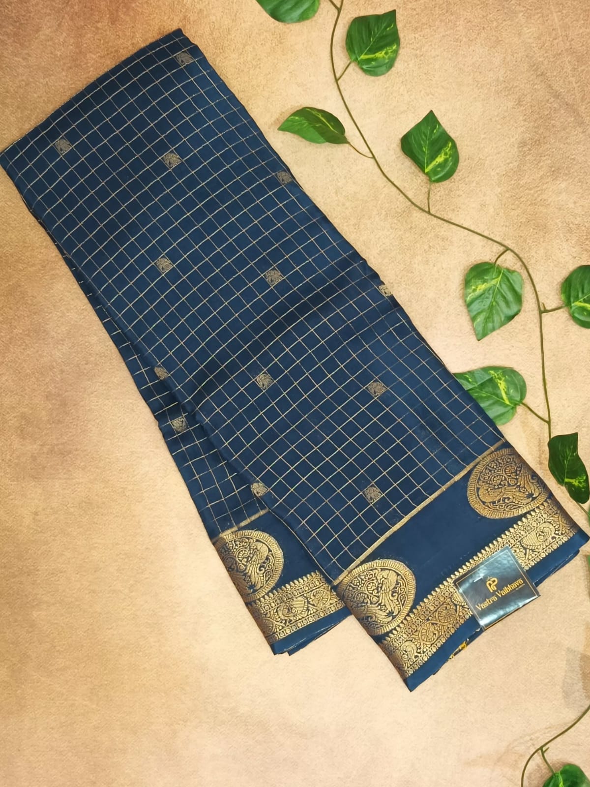 Premium Viscose Saree with Checked Design & Rich Zari Border