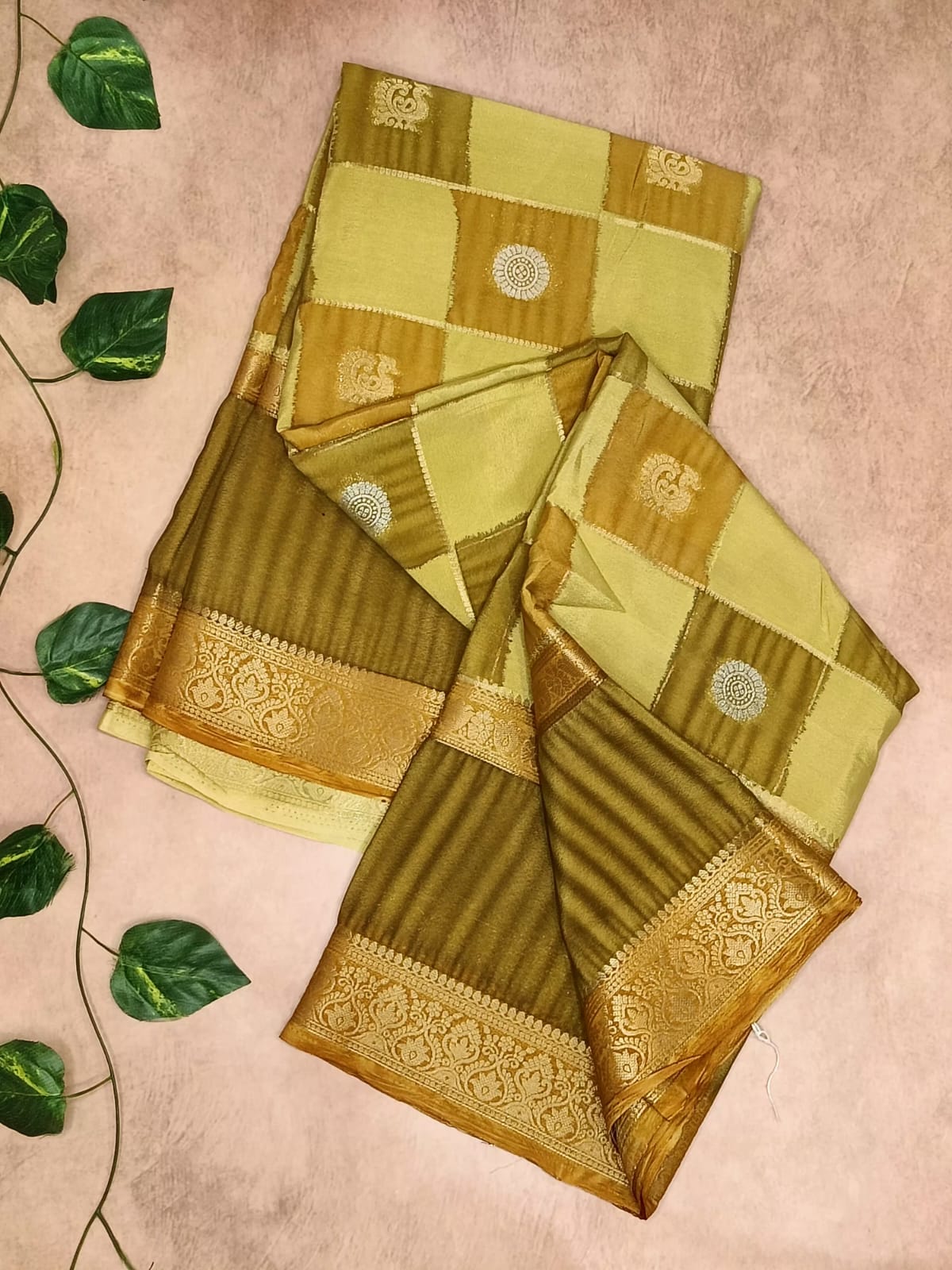 Crepe Silk Saree – Elegant Checks Weaving Collection