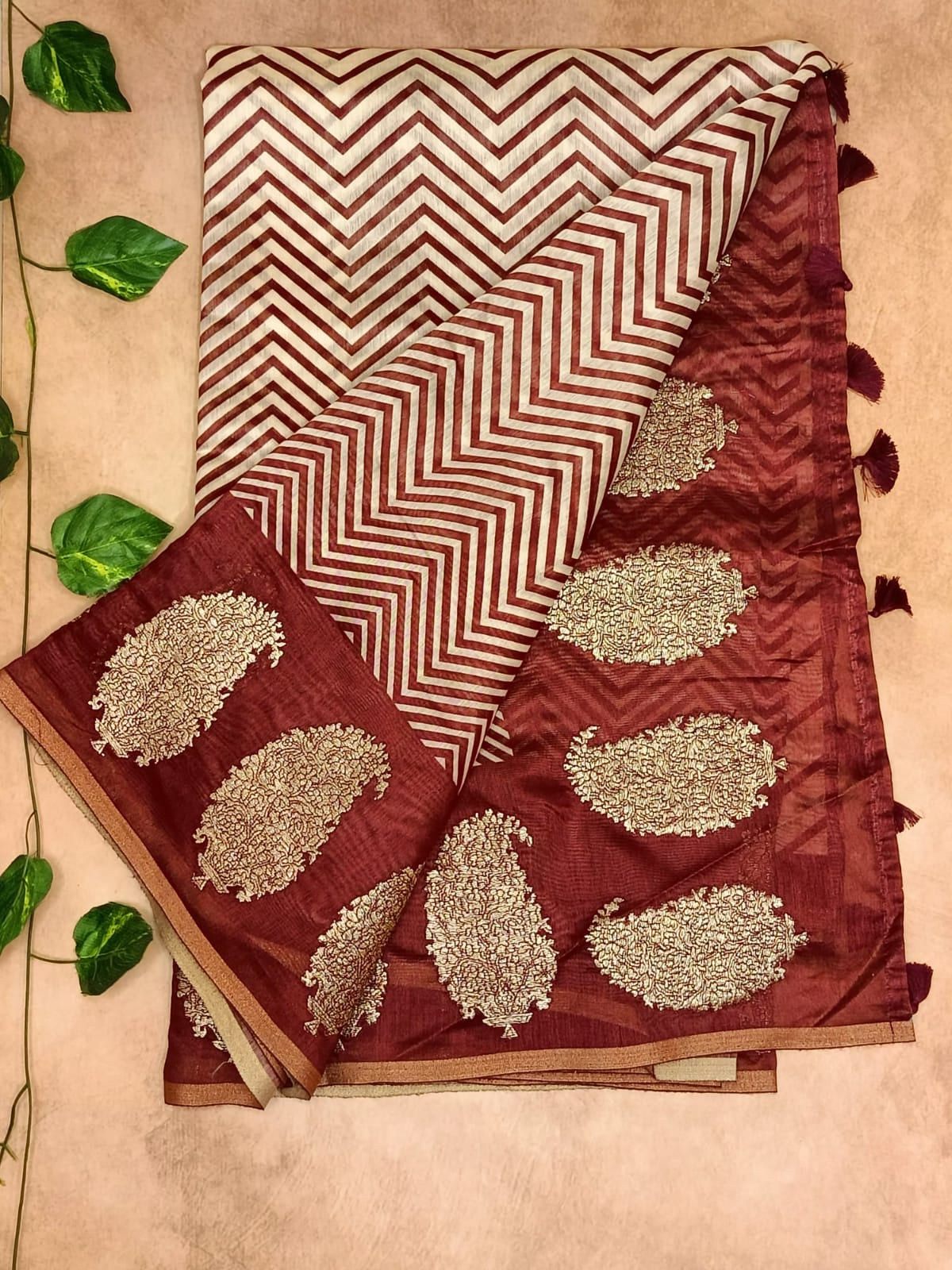 Soft Tissue Saree – Elegant & Trendy Look