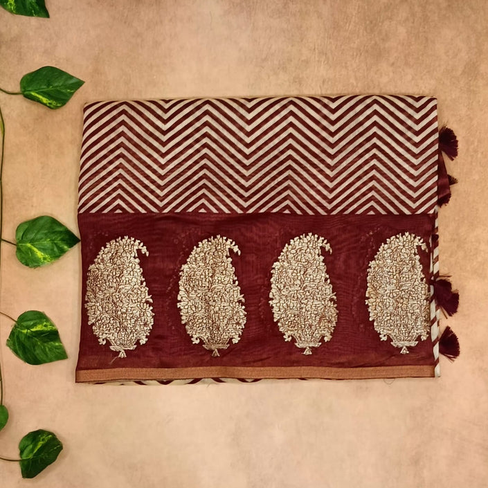 Soft Tissue Saree – Elegant & Trendy Look