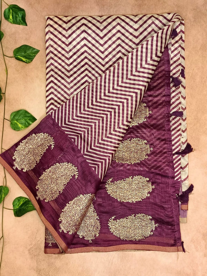 Soft Tissue Saree – Elegant & Trendy Look