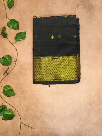Elegant Maheshwari Cotton Saree with Zari Border