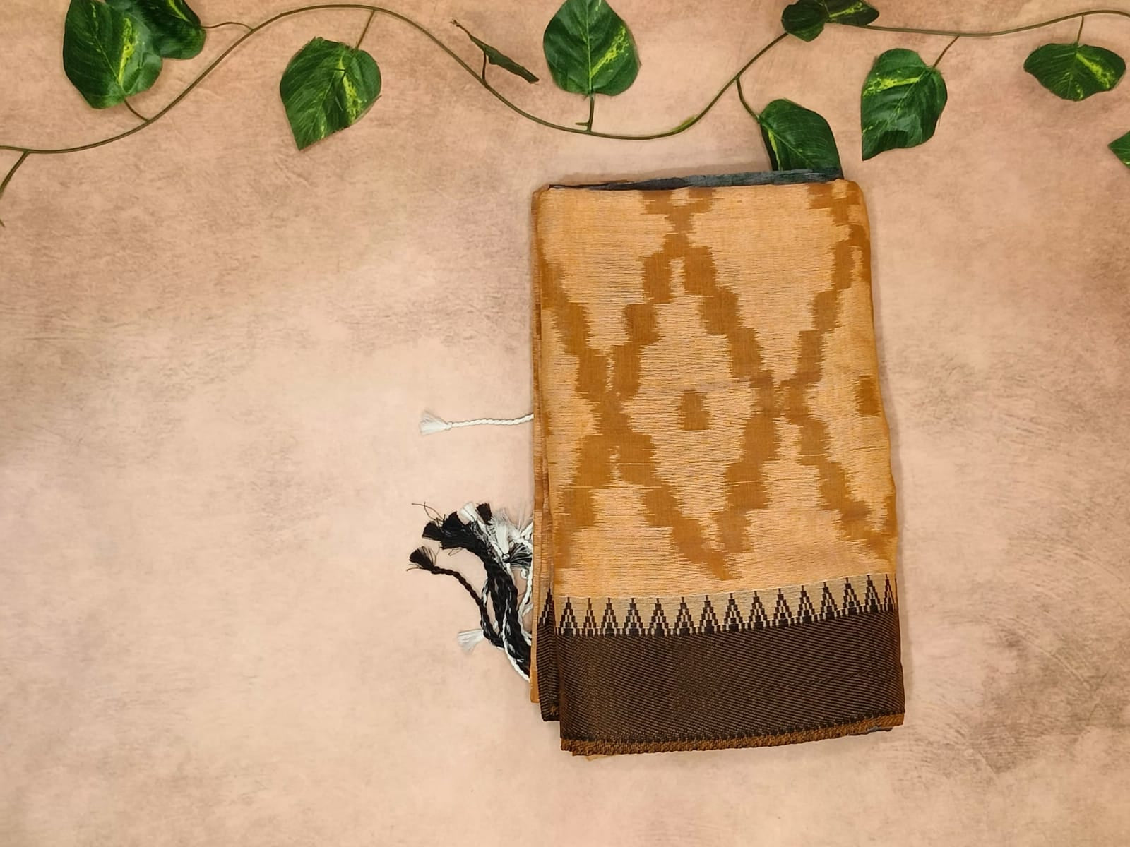 Gadwal Soft Silk Saree – Traditional Ikat Elegance