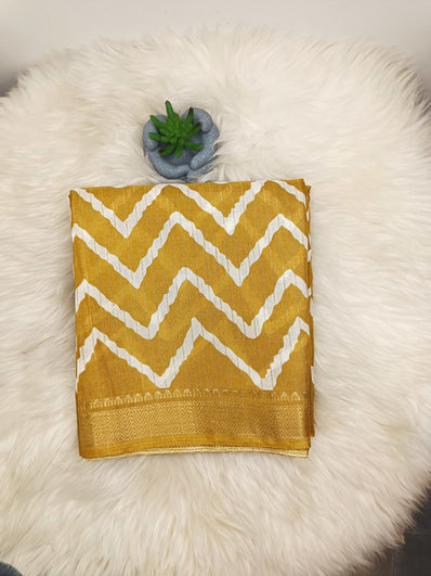 Mul Cotton Saree with Zig-Zag Print & Rich Border