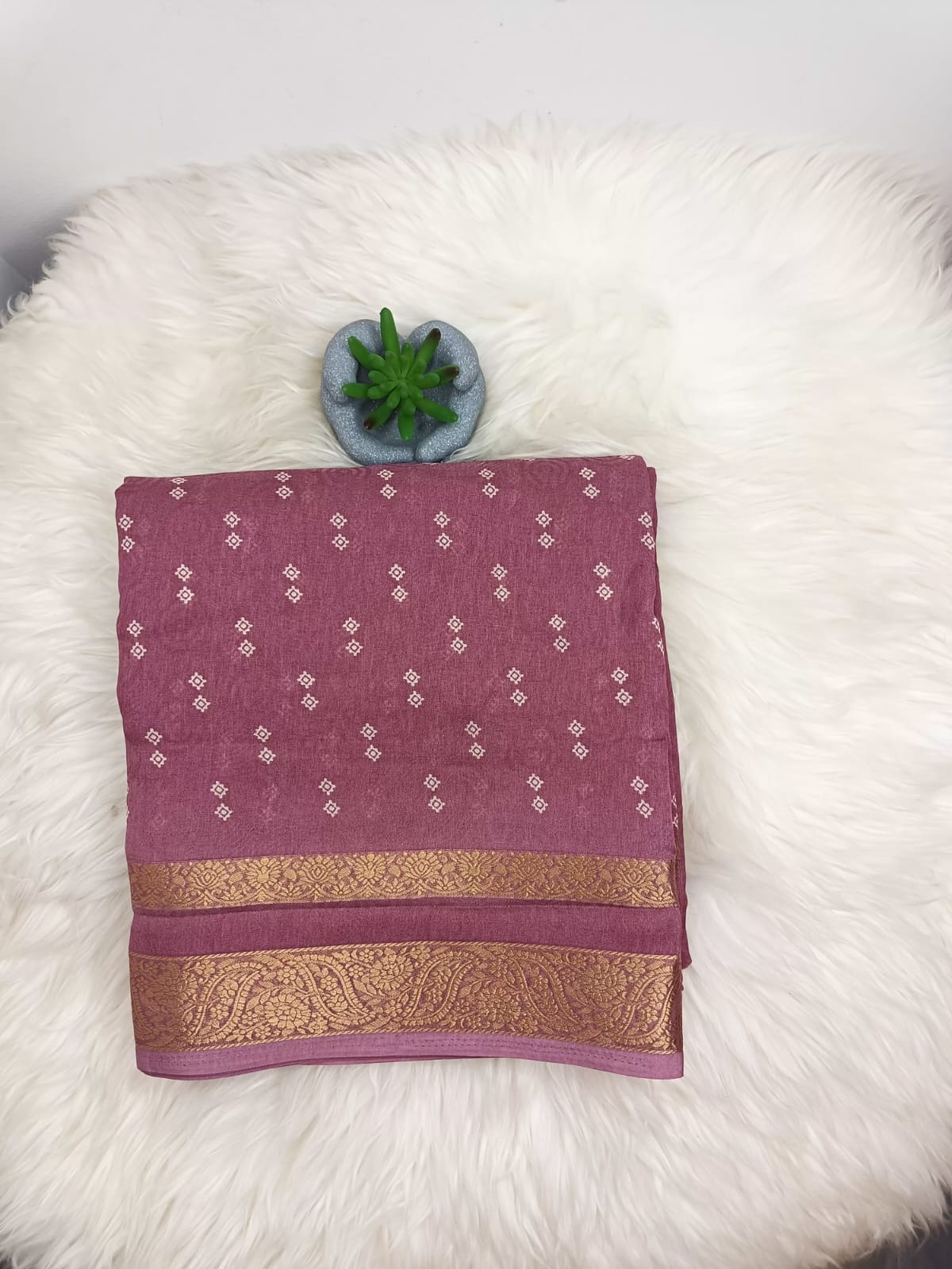Elegant Mul Cotton Saree with Traditional Border