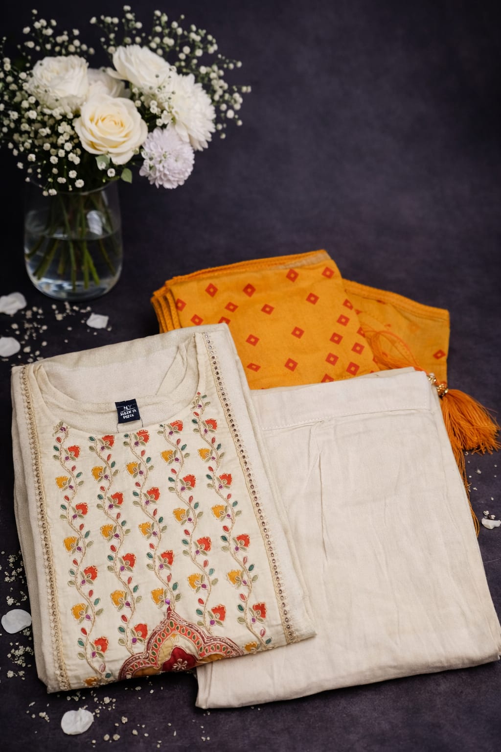 WHITE  COLOUR SHIMMER SILK 3 PCS SET